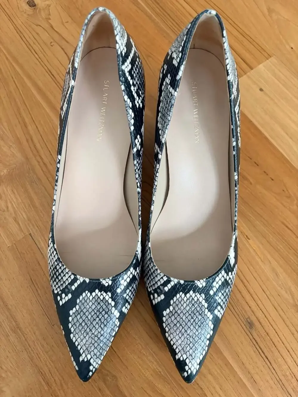 Stuart Weitzman Avenue 75 Block Pump in Snake Printed Leather Size 8.5